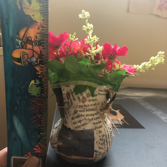 Whimsical Curvy Faux Floral Decor Jar - Picture 10 of 16